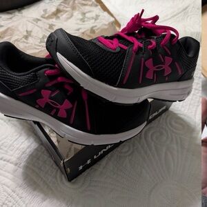 Under Armour Women's Athletic Shoes in Black and Pink